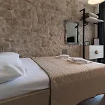 Studio Apartments - Pula City Center Gostinjska kuća 3*