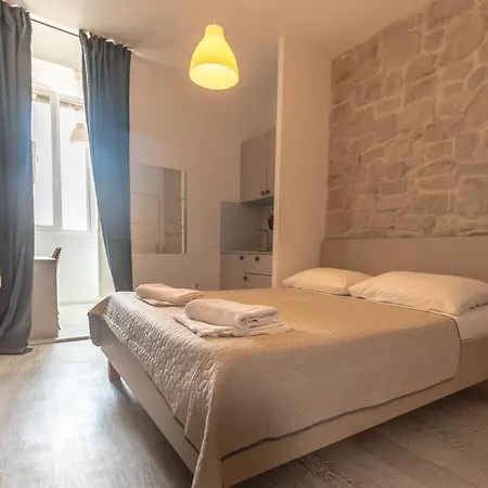 L&B City Center Studios Apartments Guest house