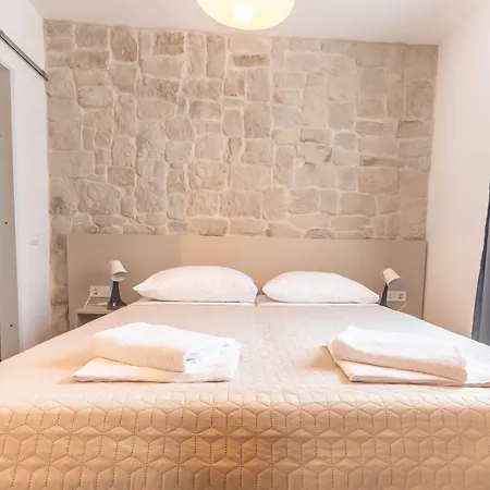 Center Vendégház 3*