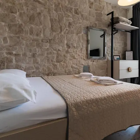 Center Studios Apartments Pula Gostinjska kuća 3*