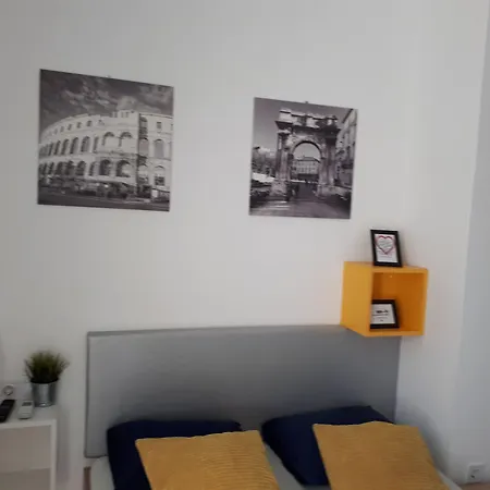 Studio Apartments - Pula City Center 普拉