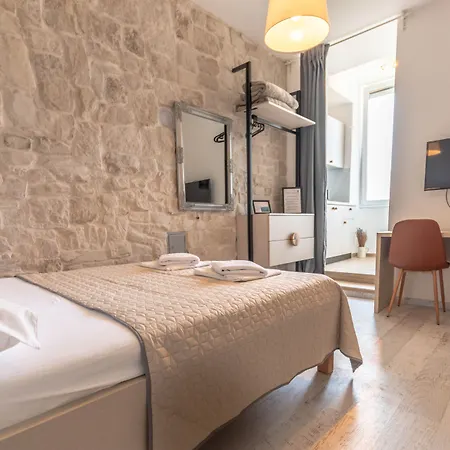 Studio Apartments - Pula City Center 招待所 普拉