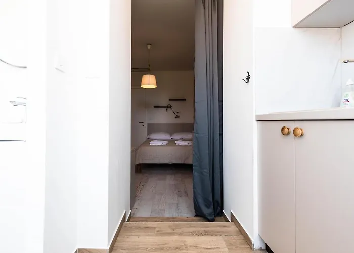 Center Studios Apartments Pula 3*