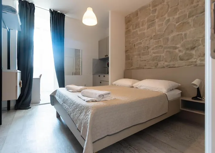 Guest house Center Studios Apartments Pula 3*