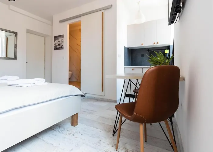 Center Studios Apartments Pula Pula