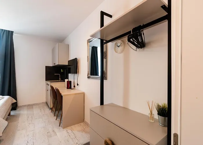 Center Studios Apartments Pula Pula