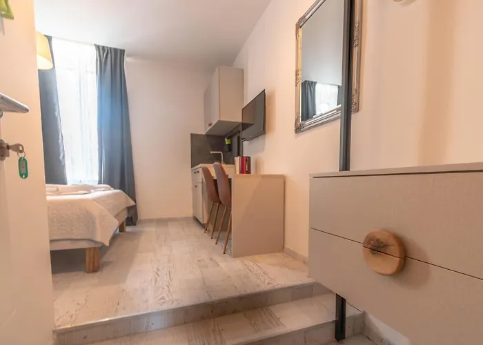 Center Studios Apartments Pula 3*