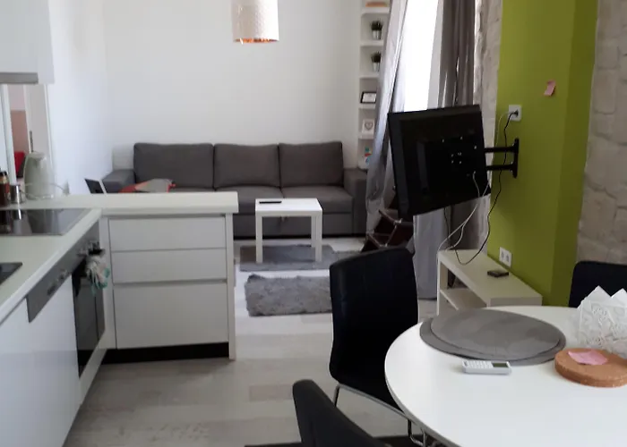 Center Studios Apartments Pula Pula