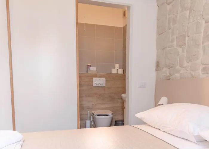 Guest house Center Studios Apartments Pula 3*