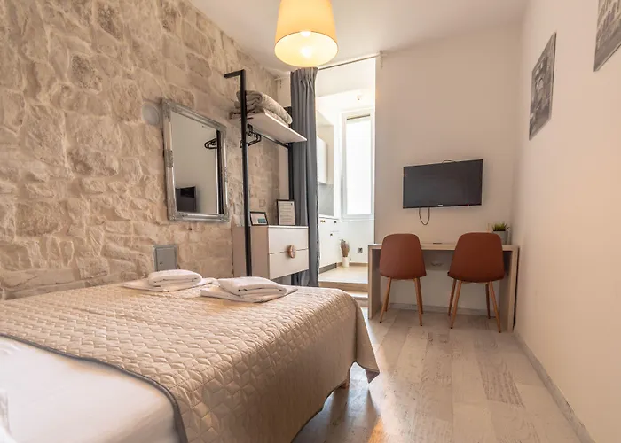 Center Studios Apartments Pula Guest house