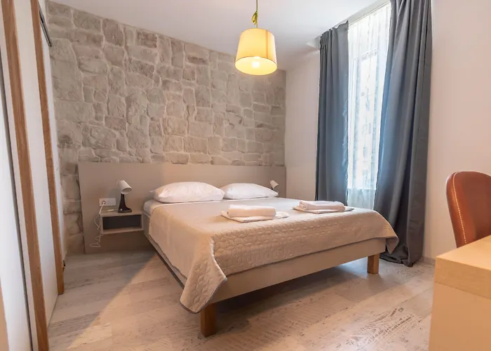 Guest house Center Studios Apartments Pula Pula